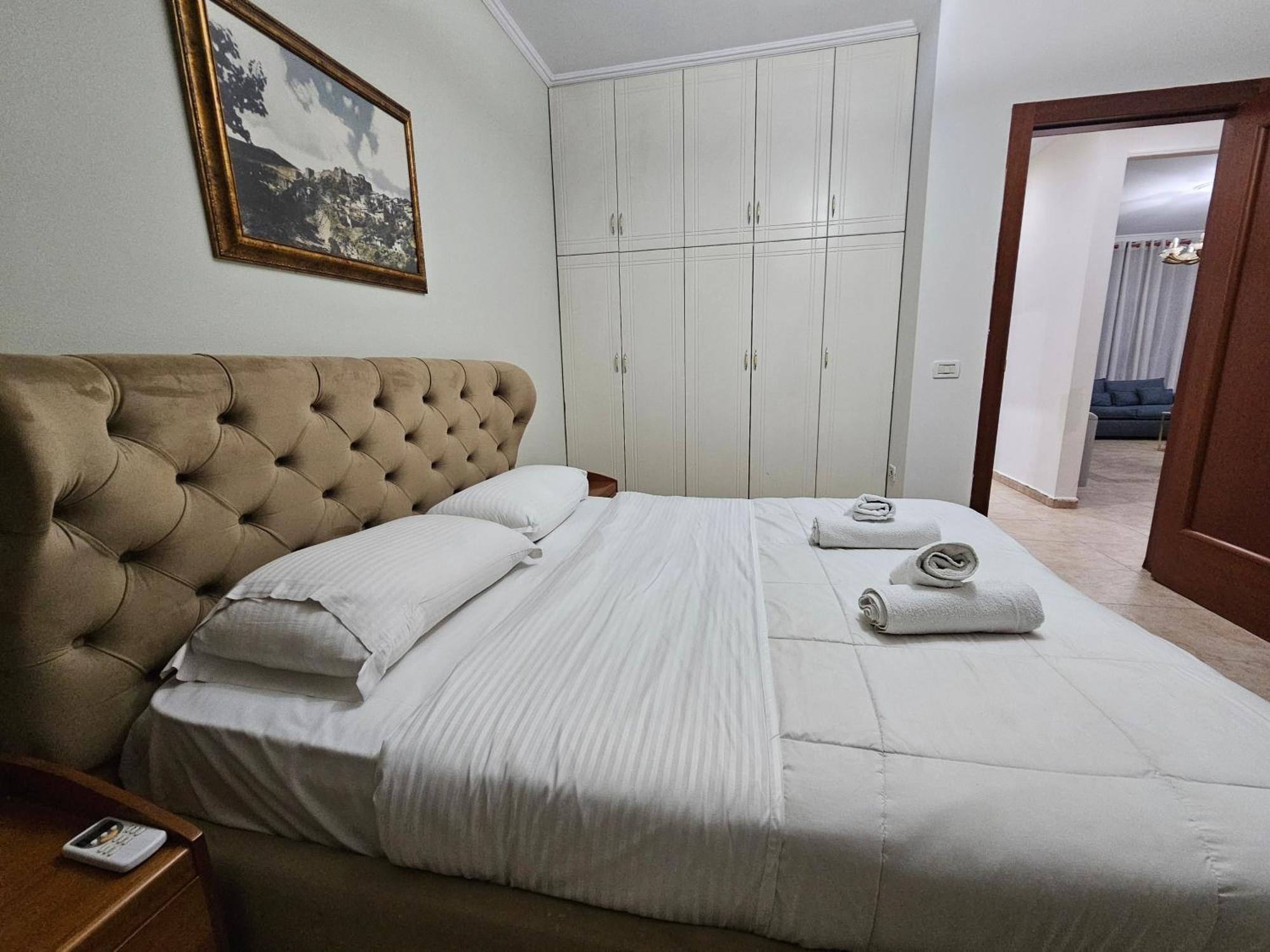 Skanderbeg Square Explorer Apartments ติรานา ภายนอก รูปภาพ